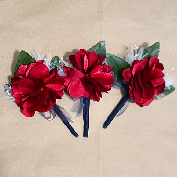 Winter Wedding Boutonniere Set - Picture 3 of 4